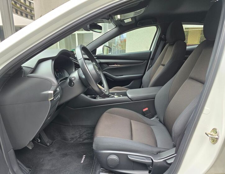 Mazda 3 9