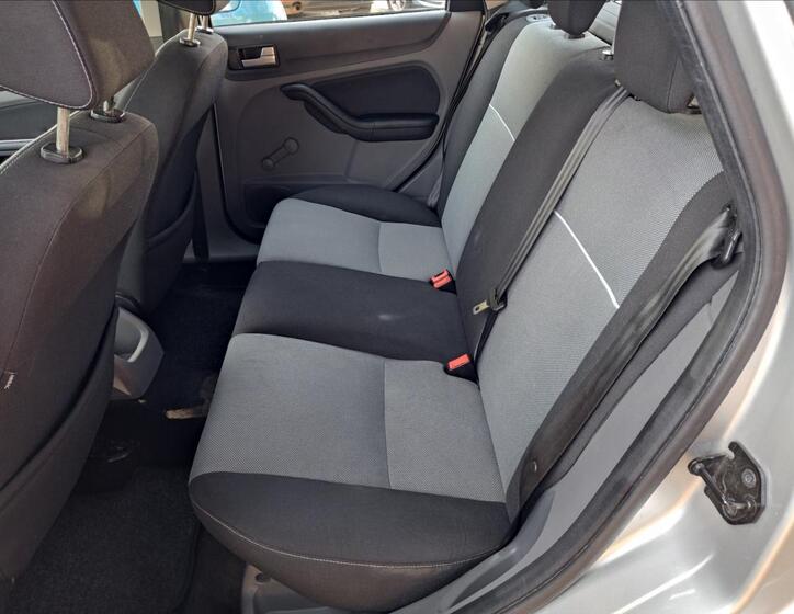 Ford Focus 14