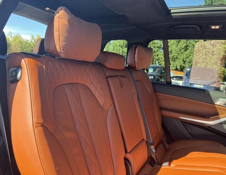 BMW X7 26