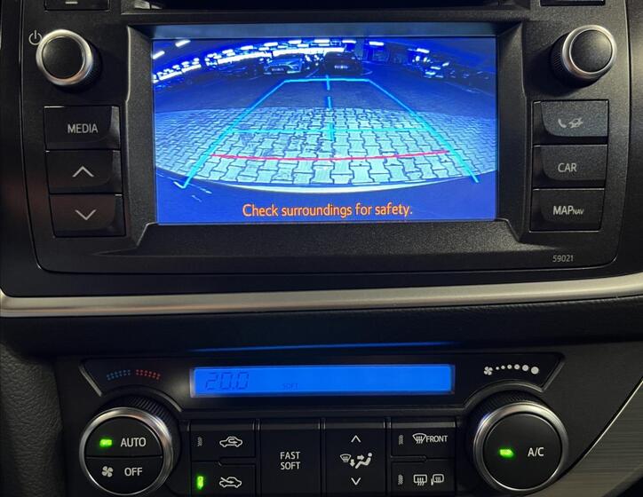 Toyota Auris 7