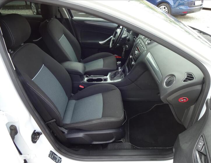 Ford Mondeo 29