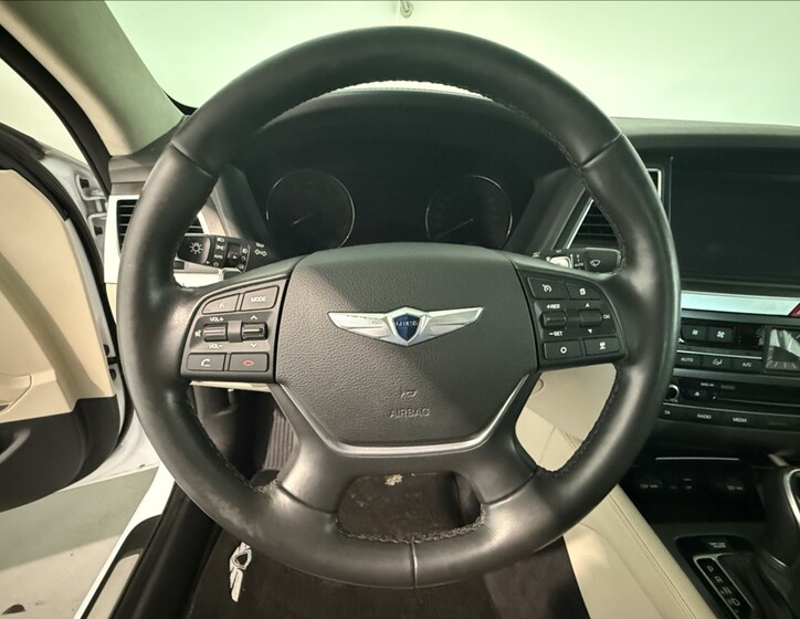 Hyundai Genesis 11