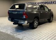 Toyota Hilux 2