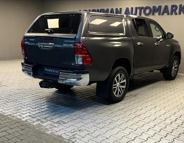 Toyota Hilux 2