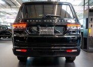 Jeep Grand Wagoneer 4