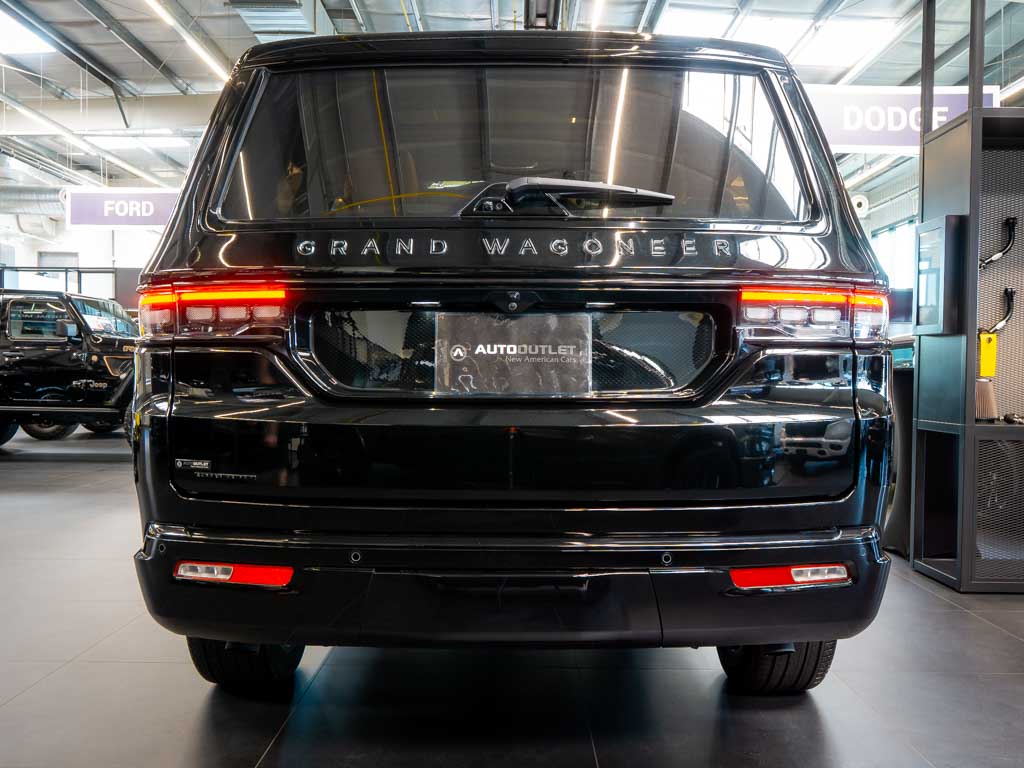 Jeep Grand Wagoneer