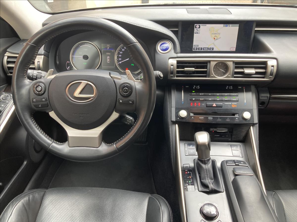 Lexus IS 300h