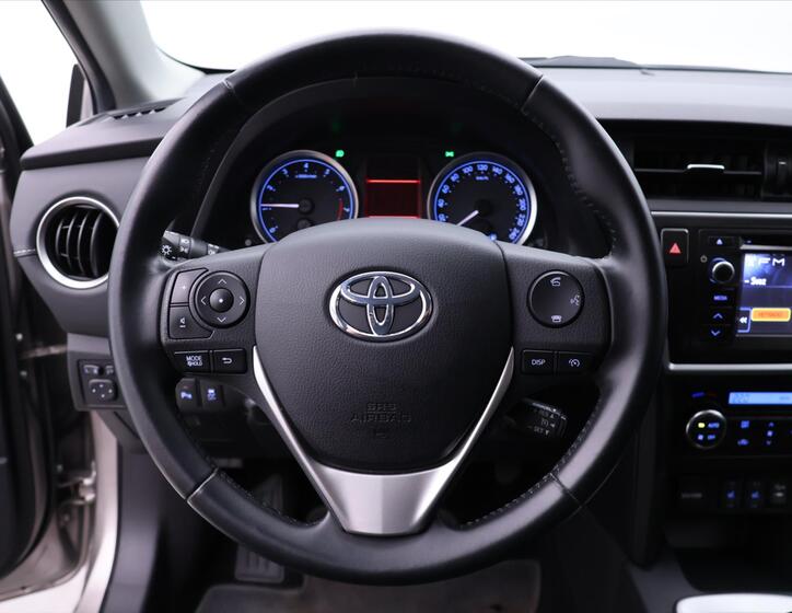 Toyota Auris 19