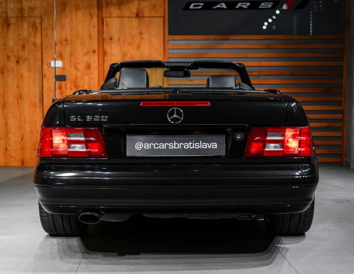 Mercedes-Benz SL 25