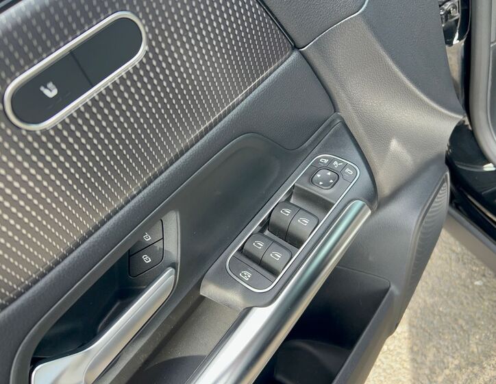 Mercedes-Benz GLA 24