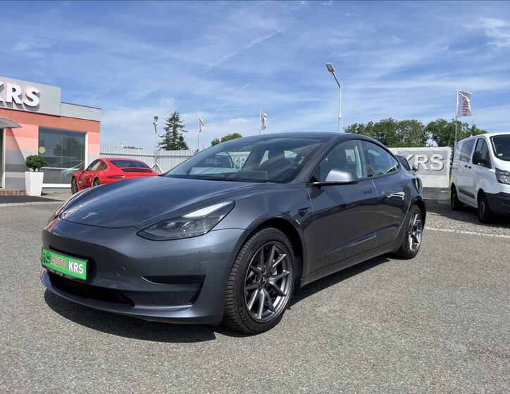 Tesla Model 3 12