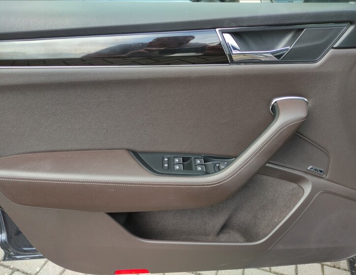 Škoda Superb 10