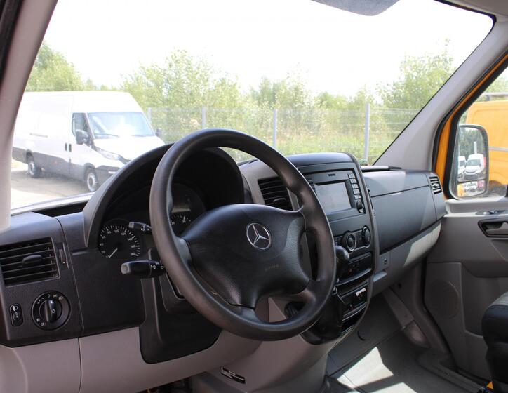 Mercedes-Benz Sprinter 9