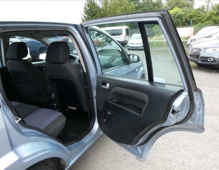 Ford Fusion 17