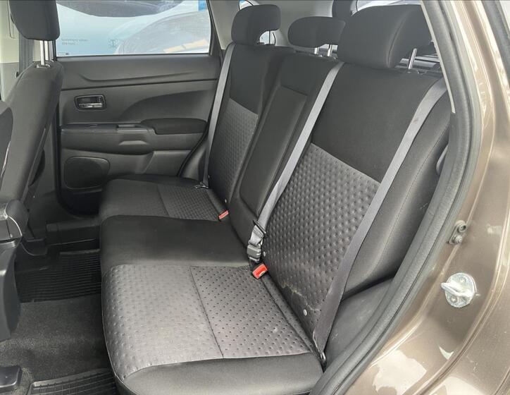 Mitsubishi ASX 16