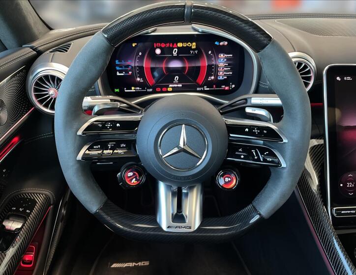 Mercedes-Benz AMG GT 10