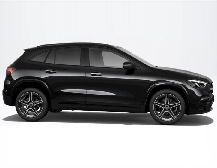 Mercedes-Benz GLA 3