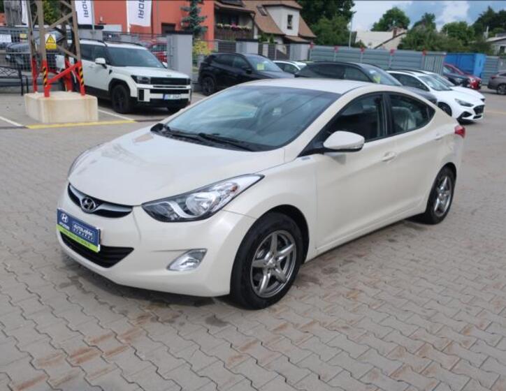 Hyundai Elantra 3
