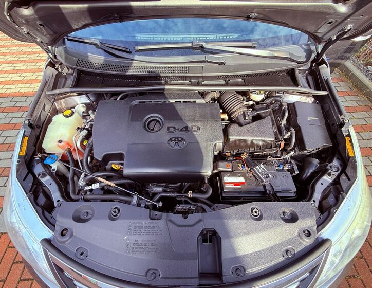 Toyota Avensis 23