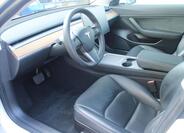 Tesla Model 3 8