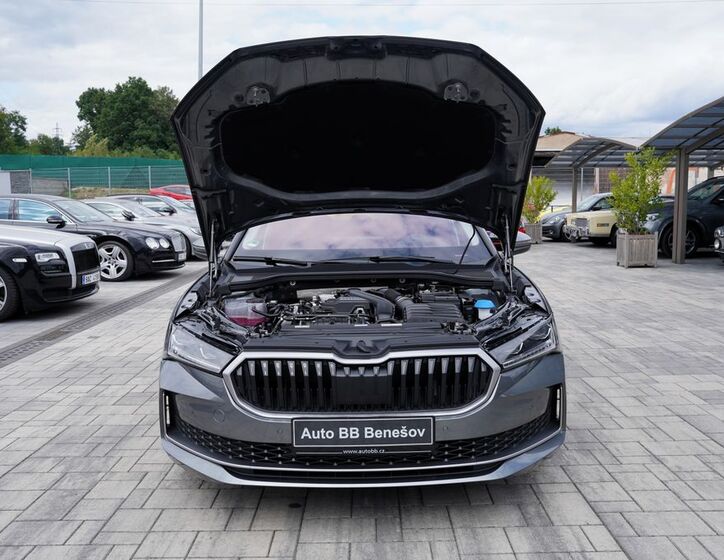 Škoda Superb 8