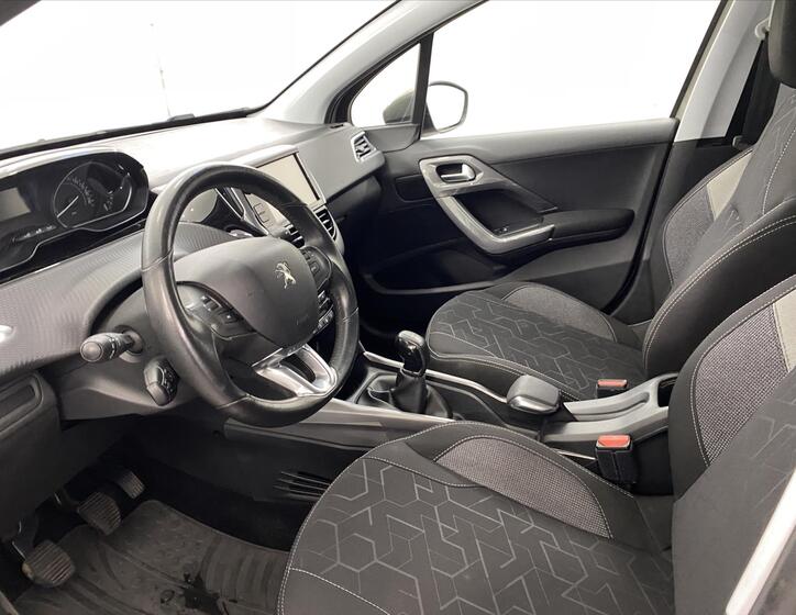 Peugeot 2008 5