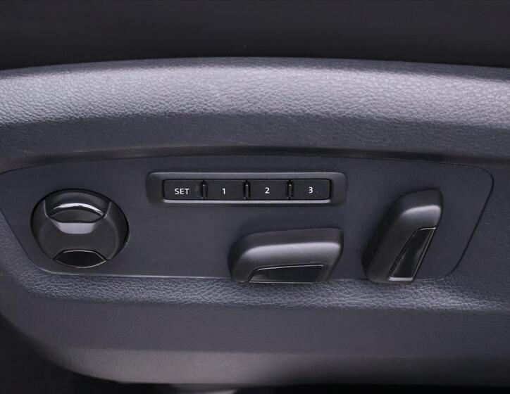 Volkswagen Multivan 22