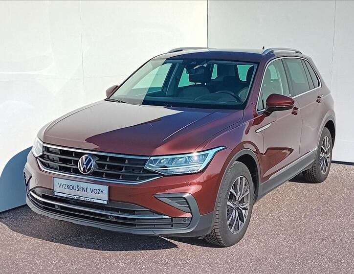 Volkswagen Tiguan 1