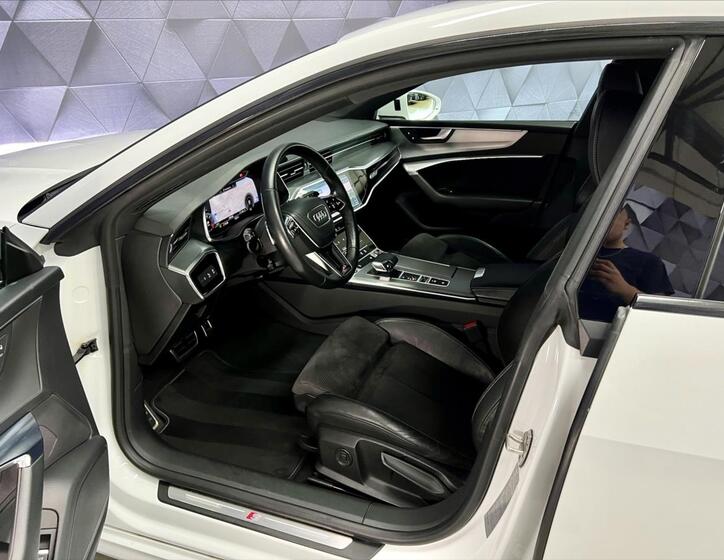 Audi A7 11