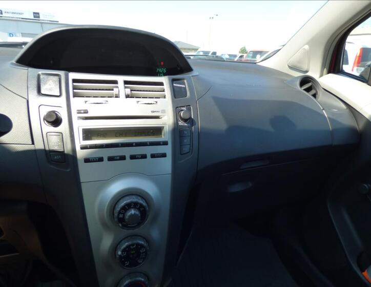 Toyota Yaris 14