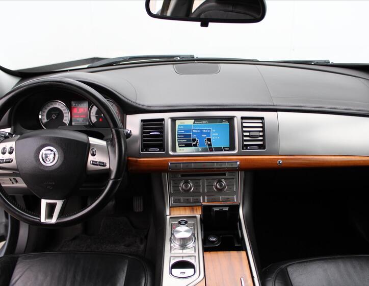 Jaguar XF 13