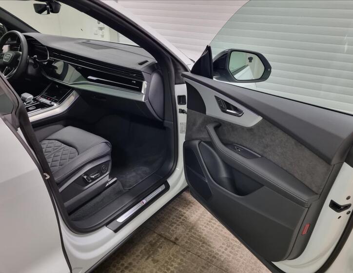 Audi SQ8 21