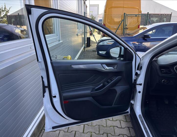 Ford Focus 16