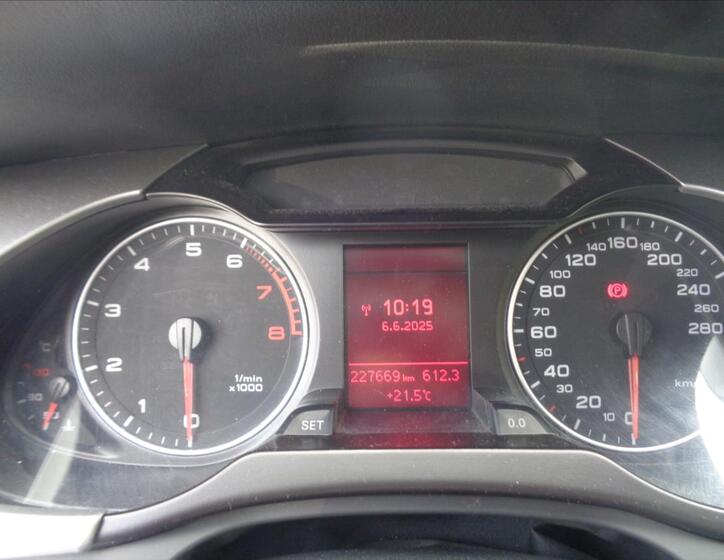 Audi A4 10