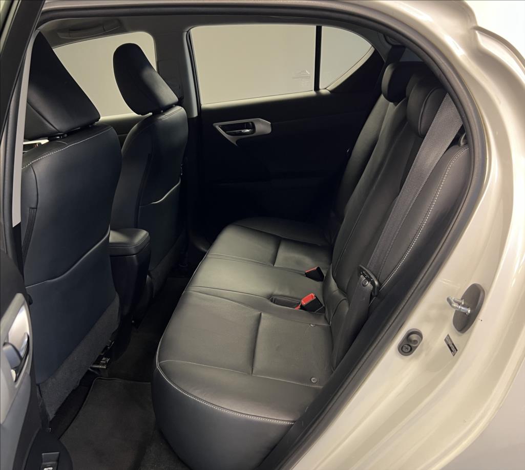 Lexus CT 200h