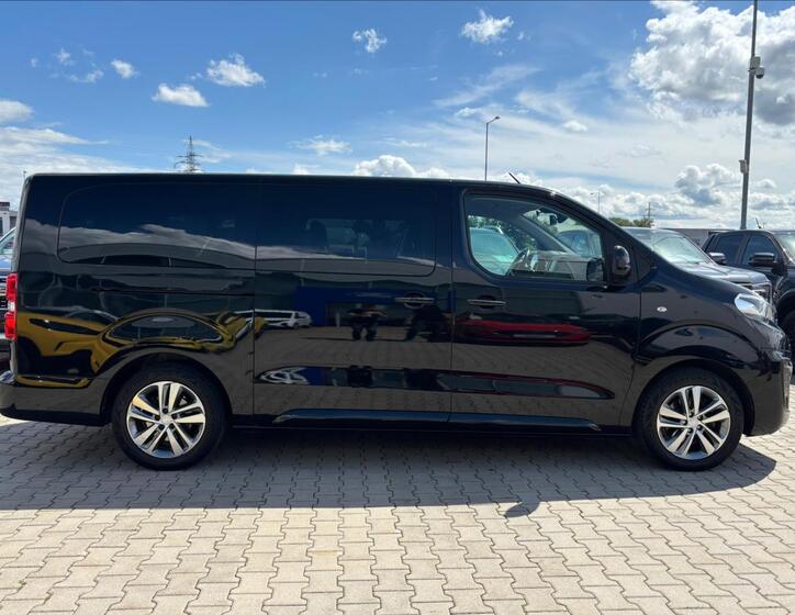 Peugeot Traveller 6