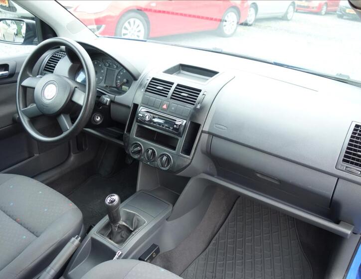Volkswagen Polo 11