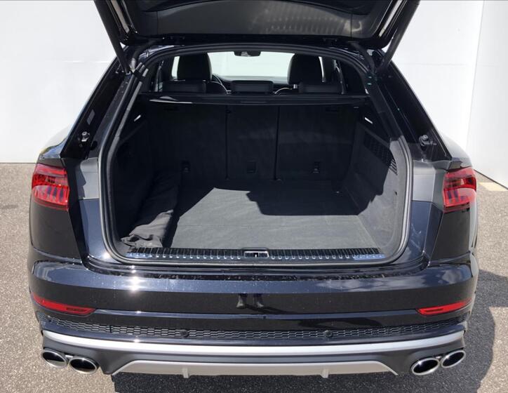 Audi SQ8 11