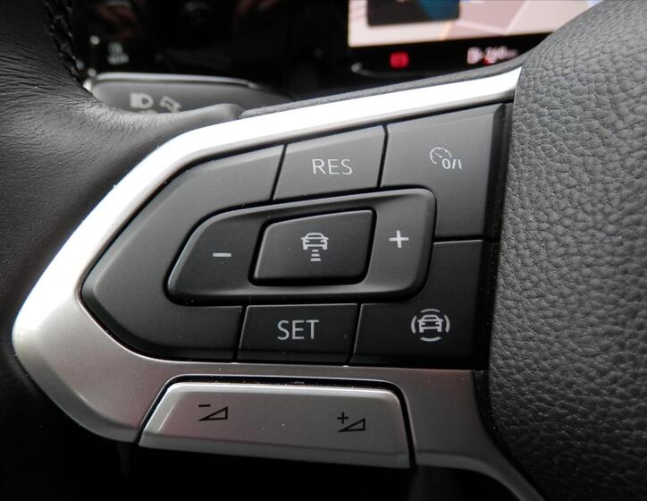 Volkswagen Golf 26