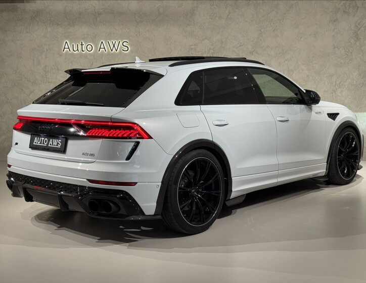 Audi RS Q8 12