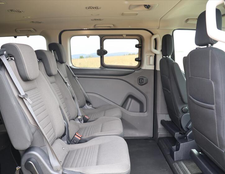 Ford Tourneo Custom 15