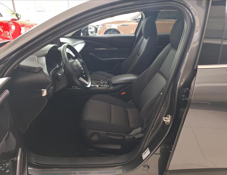 Mazda CX-30 4