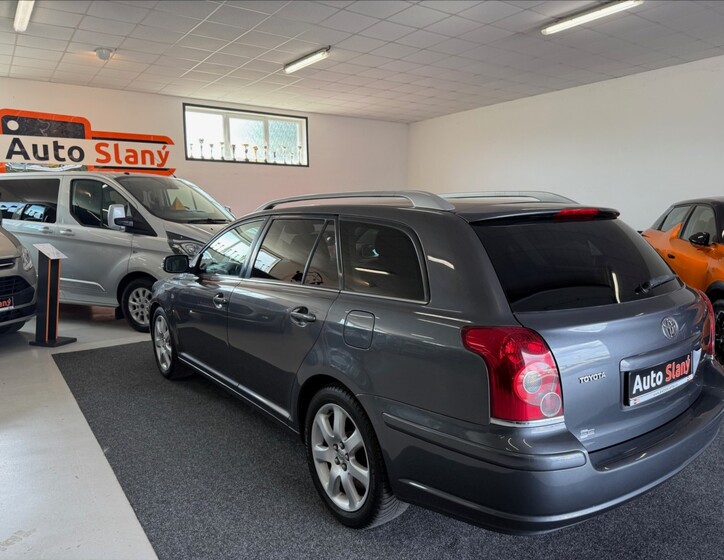 Toyota Avensis 5