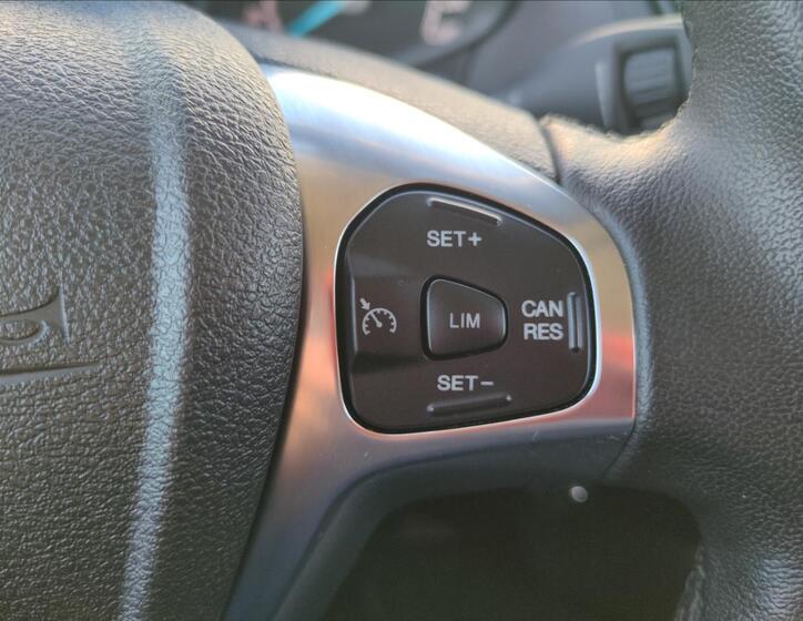 Ford Tourneo Courier 25