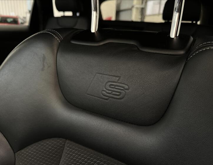 Audi Q7 25