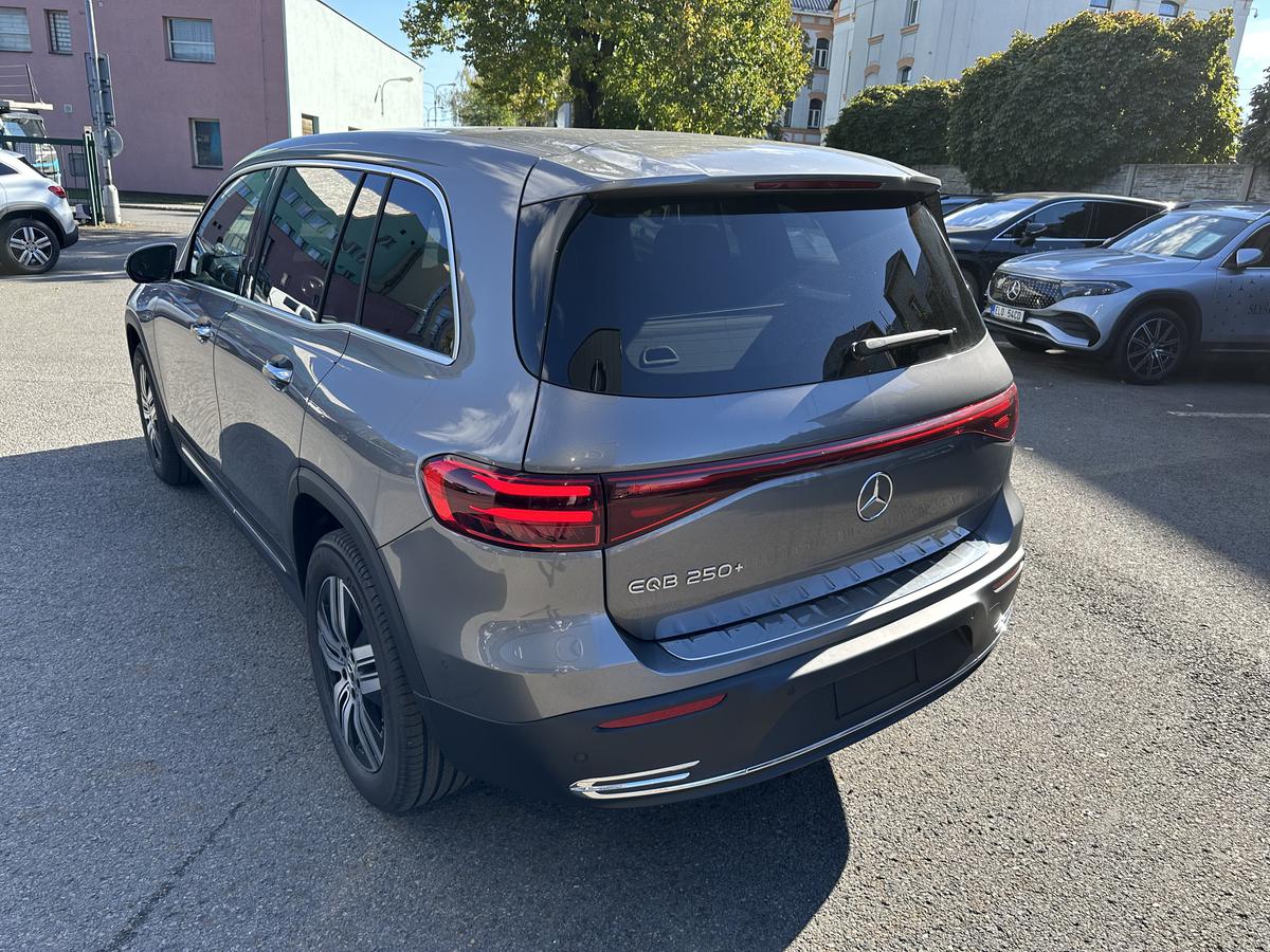 Mercedes-Benz EQB