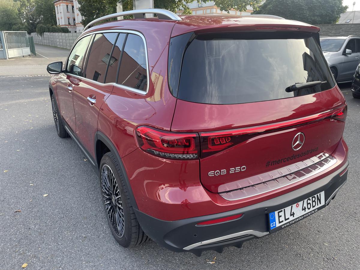Mercedes-Benz EQB