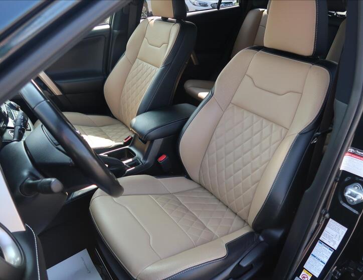 Toyota RAV4 10