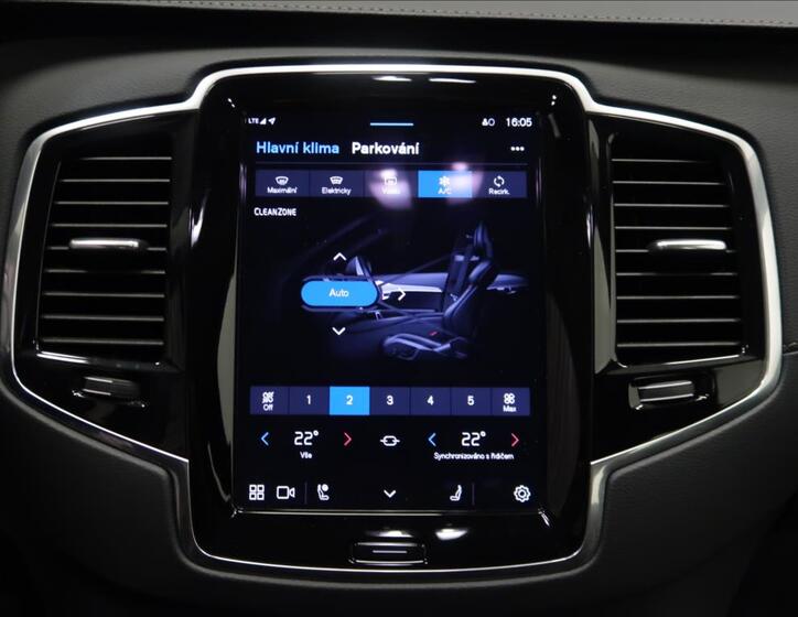 Volvo XC90 29