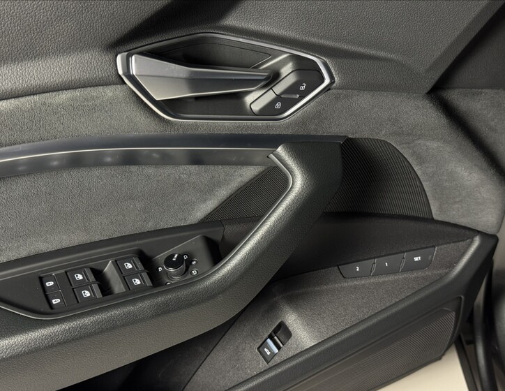 Audi e-tron 19